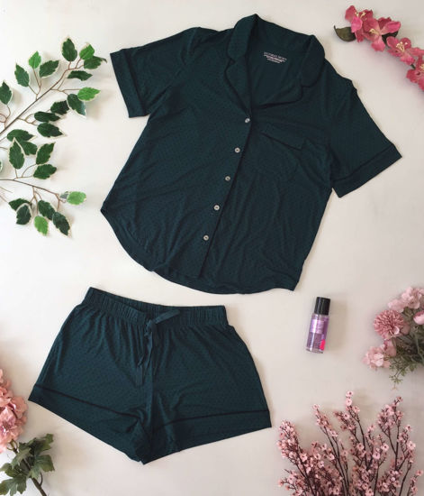 Imagen de Victoria's Secret  Pijama Blusa Manga Corta Botones y Short.